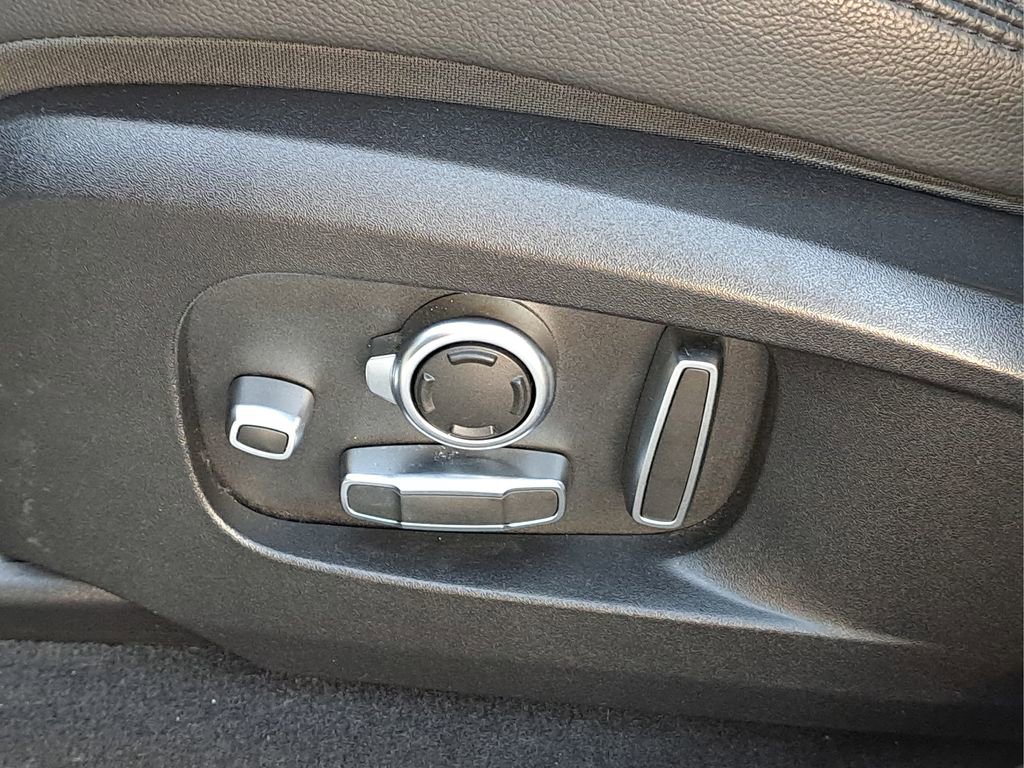 Used 2021 Jaguar F-PACE S image 19