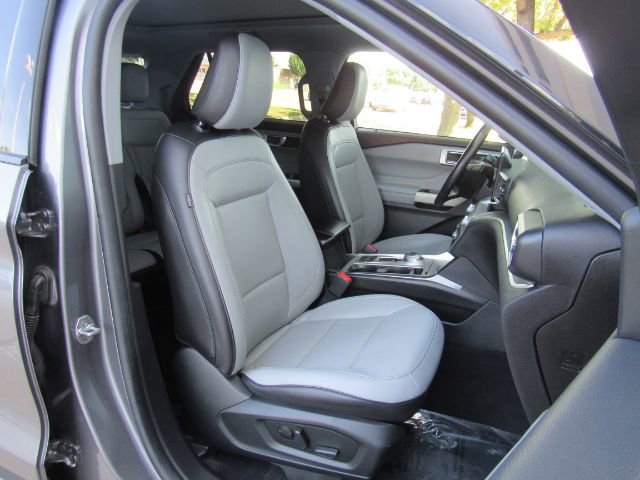 Used 2021 Ford Explorer XLT w/ Equipment Group 202A image 24
