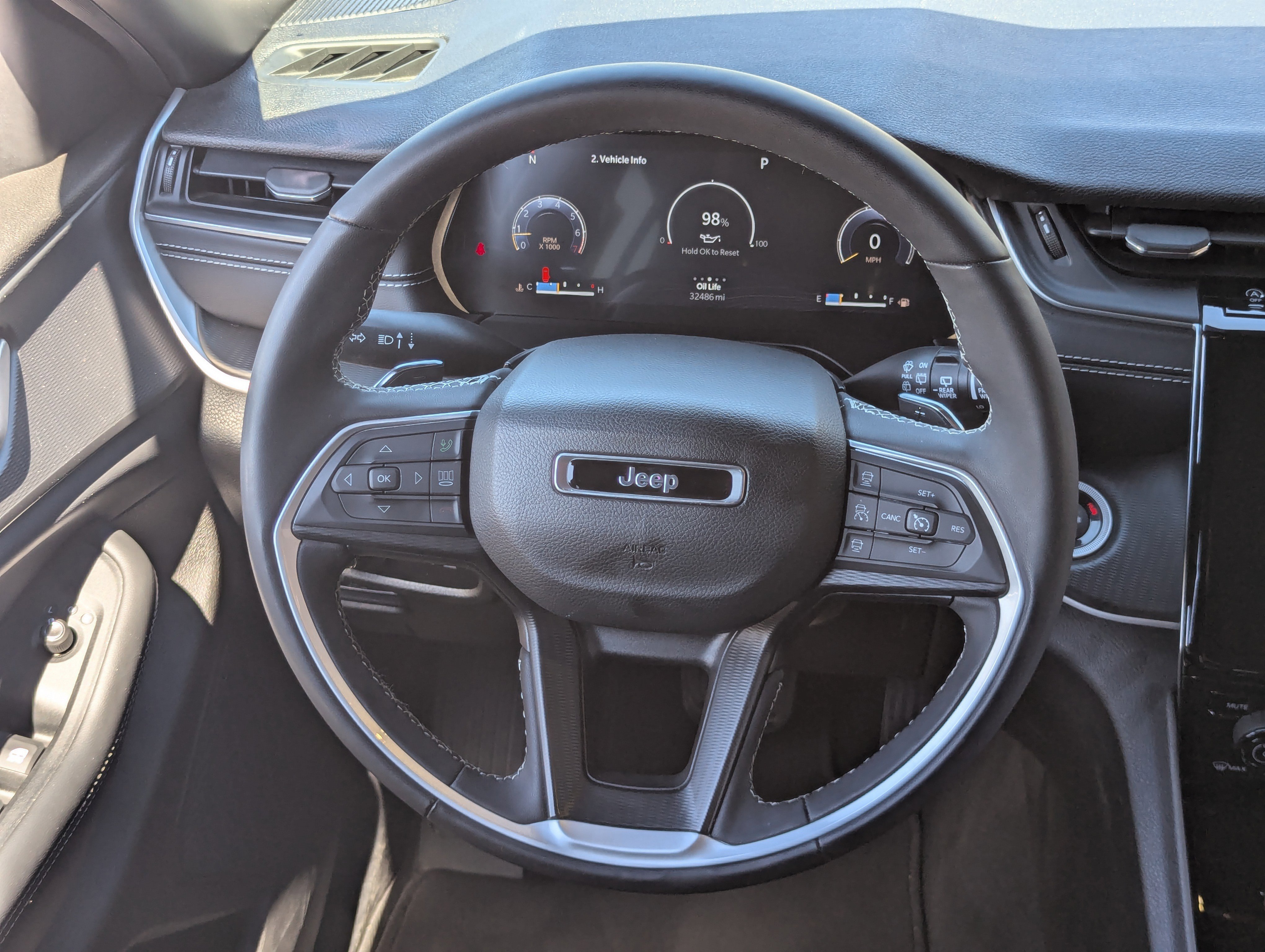 Used 2023 Jeep Grand Cherokee Altitude image 16