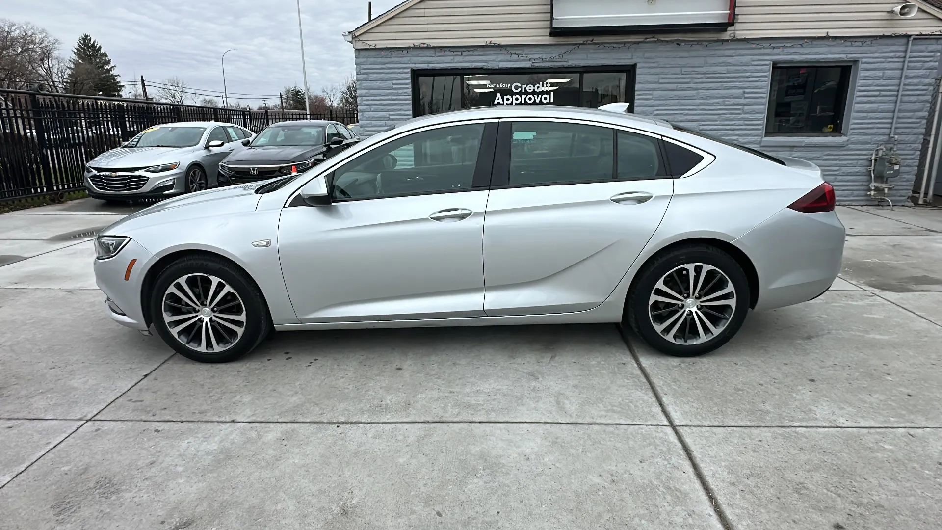 Used 2018 Buick Regal Essence image 8