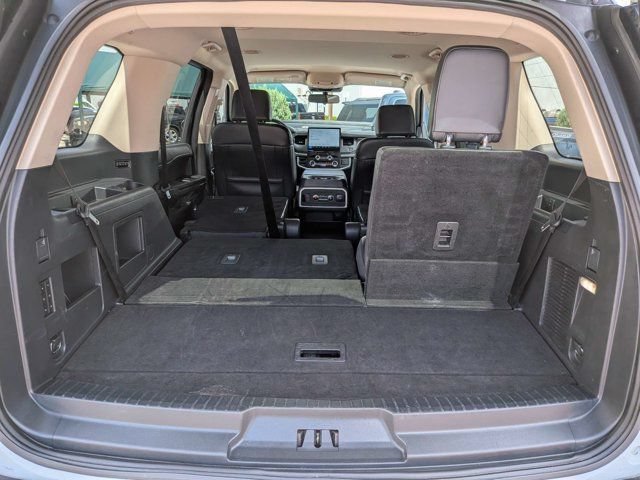 Used 2024 Ford Expedition XLT RWD image 12