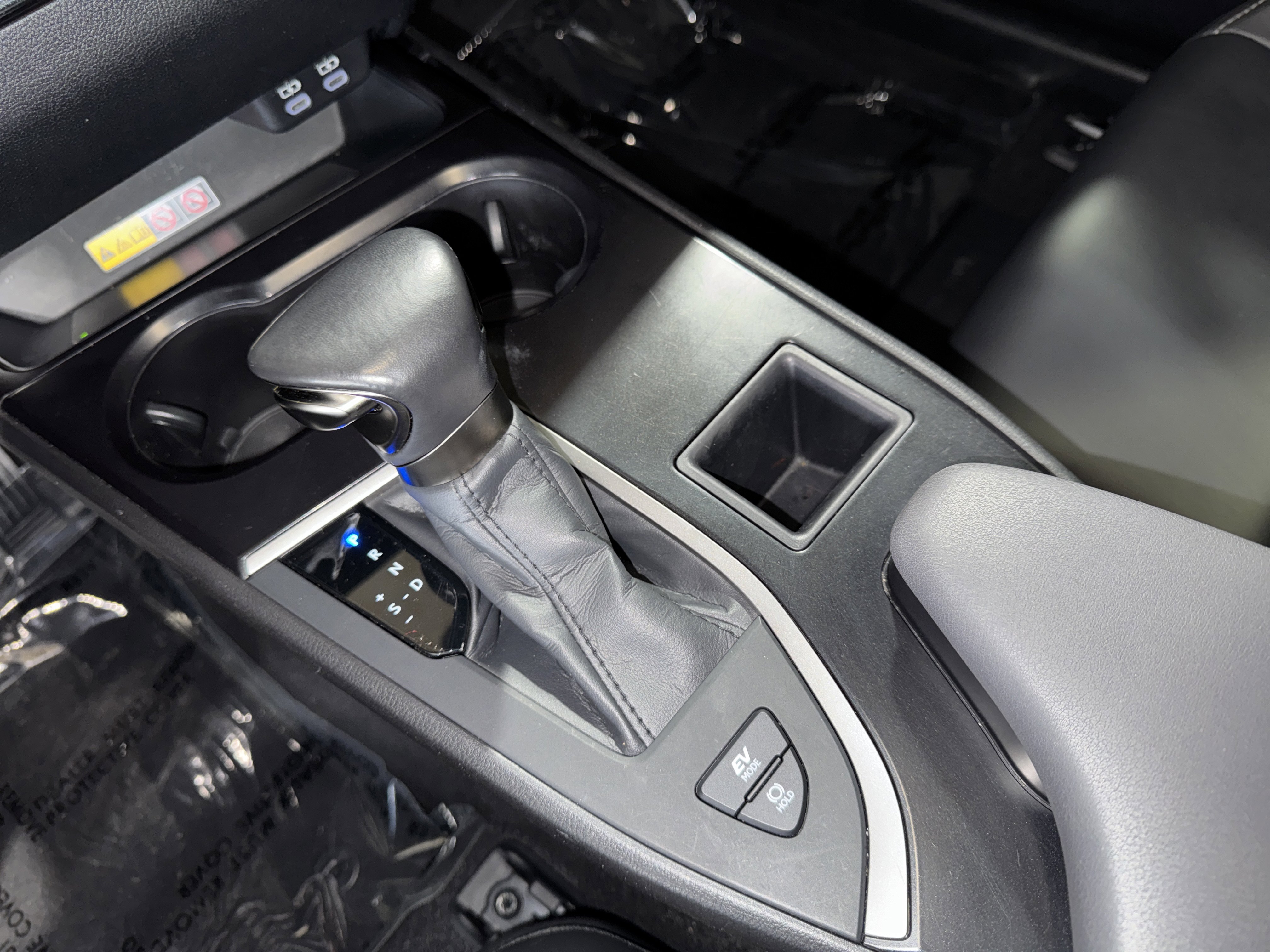 Used 2024 Lexus UX 250h FWD image 28