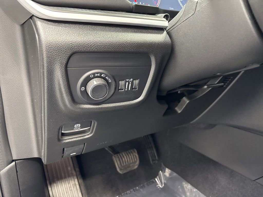 New 2025 Jeep Grand Cherokee L Altitude image 29