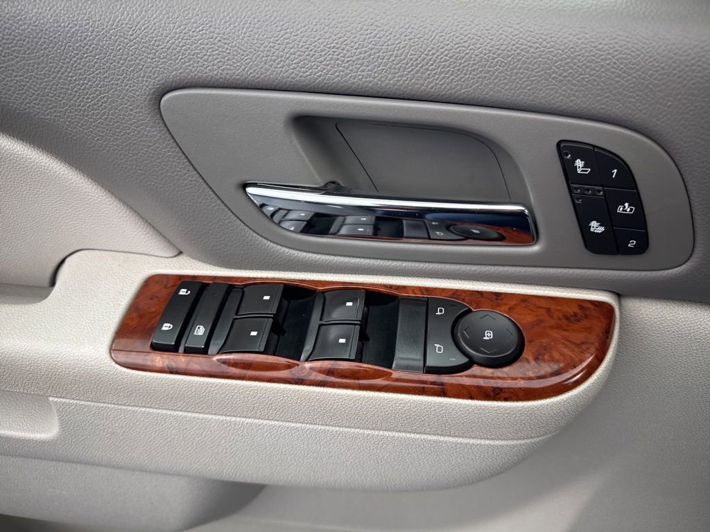 Used 2011 Chevrolet Silverado 2500 LTZ AWD/4WD image 27