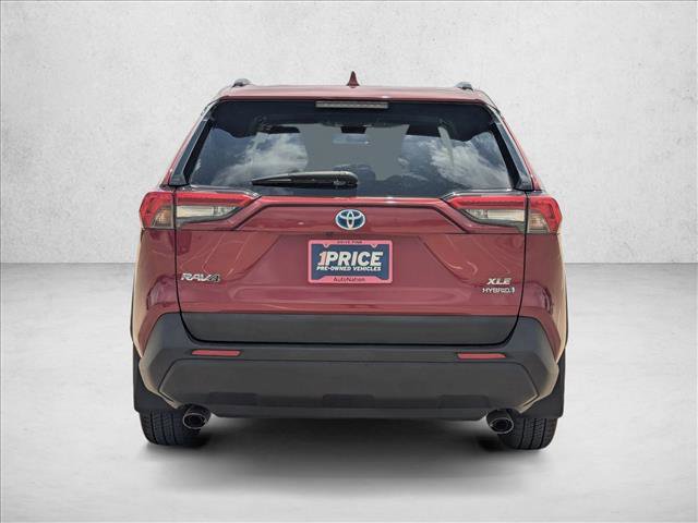 Used 2021 Toyota RAV4 XLE w/ Convenience Package image 7