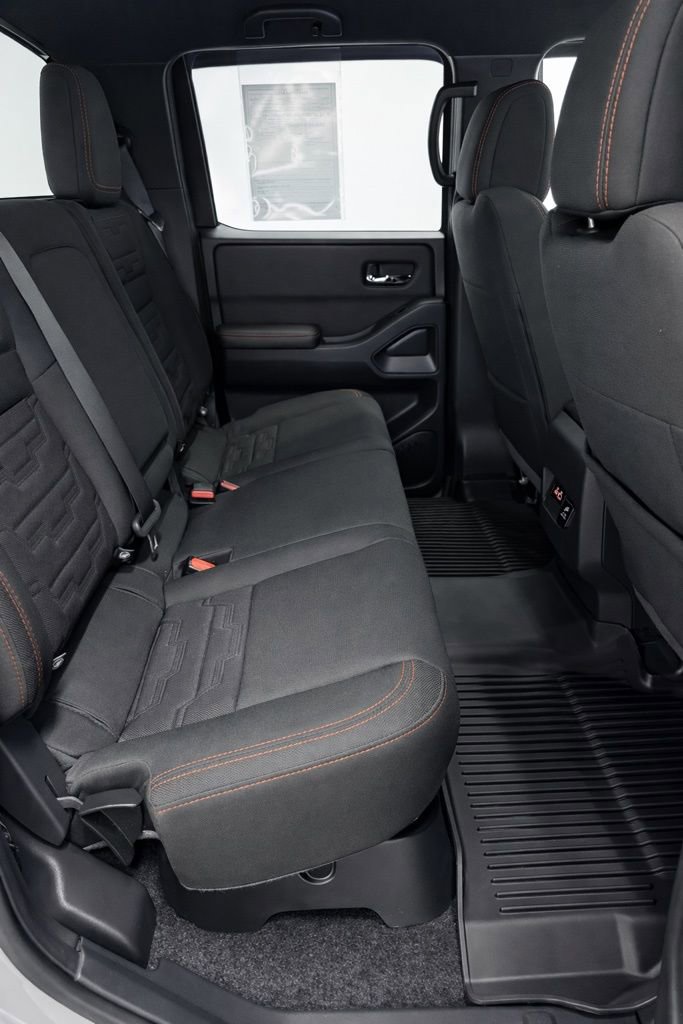 Used 2024 Nissan Frontier PRO-4X w/ Pro Convenience Package image 16