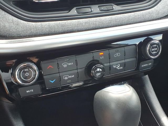 Used 2024 Jeep Compass Latitude image 8