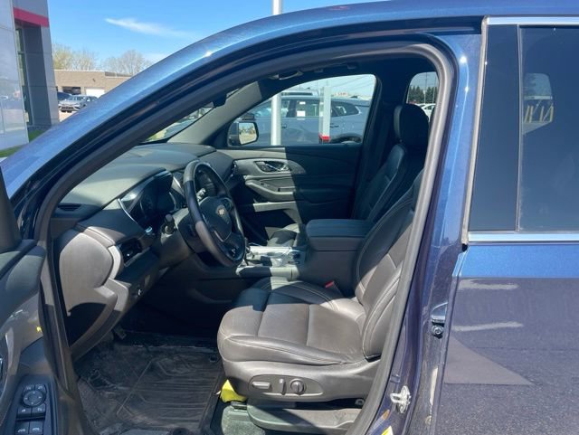 Used 2022 Chevrolet Traverse LT w/ LT Premium Package AWD/4WD image 11