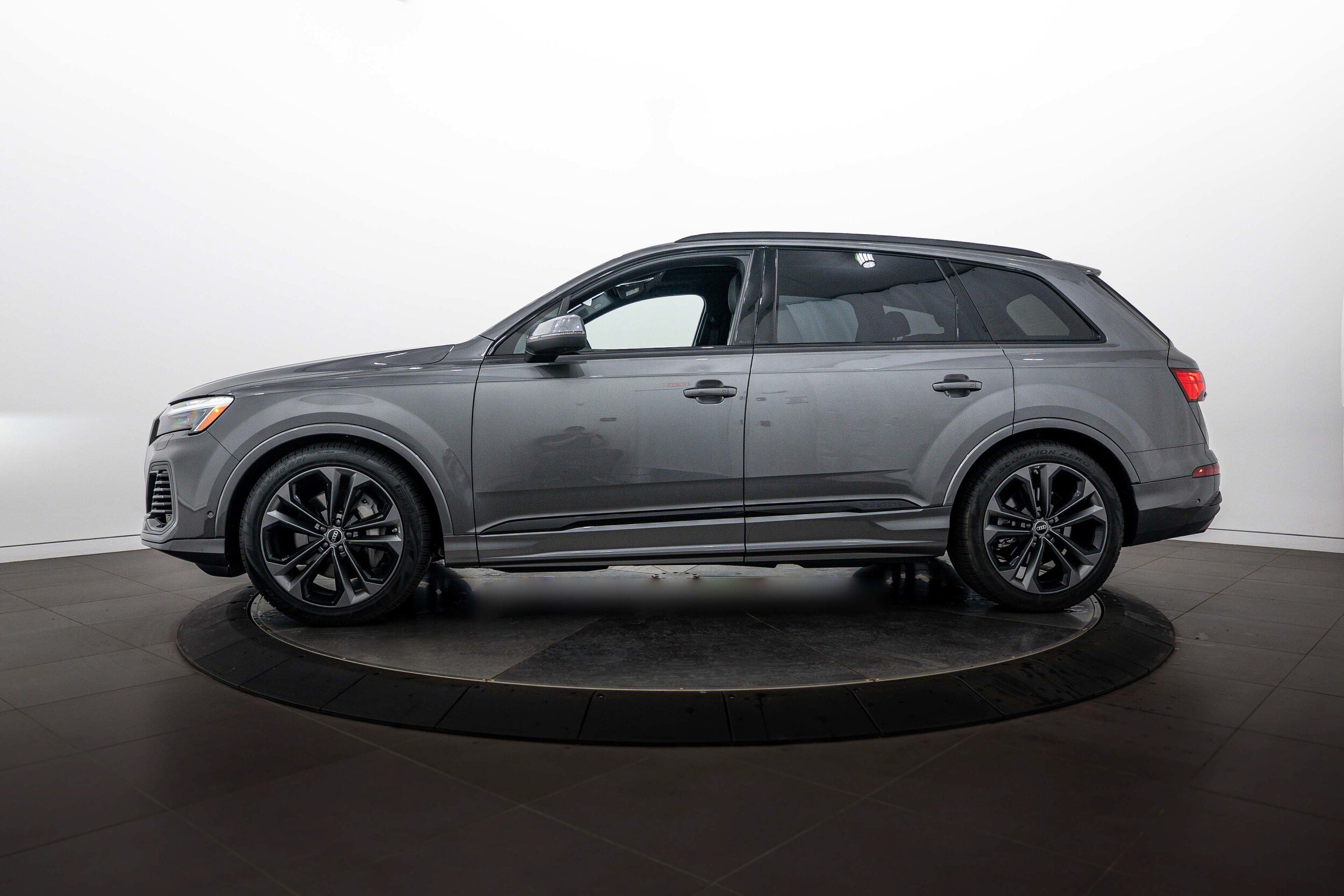Used 2026 Audi Q7 3.0T Premium Plus w/ Premium Plus Package AWD/4WD image 5