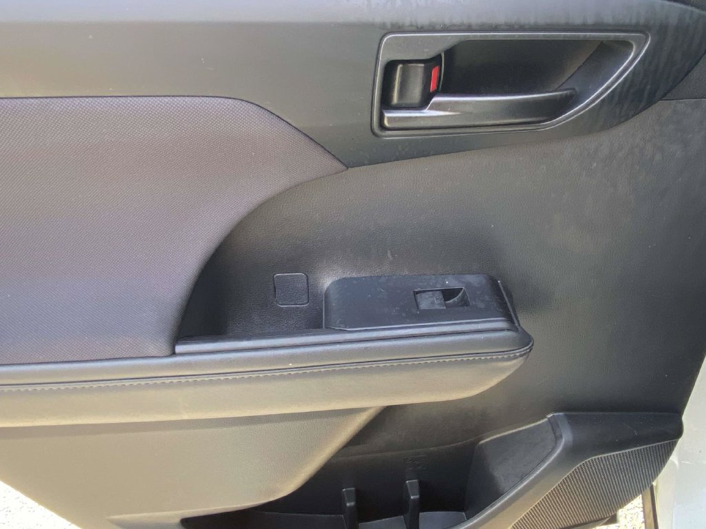 Used 2023 Toyota Highlander LE AWD/4WD image 13