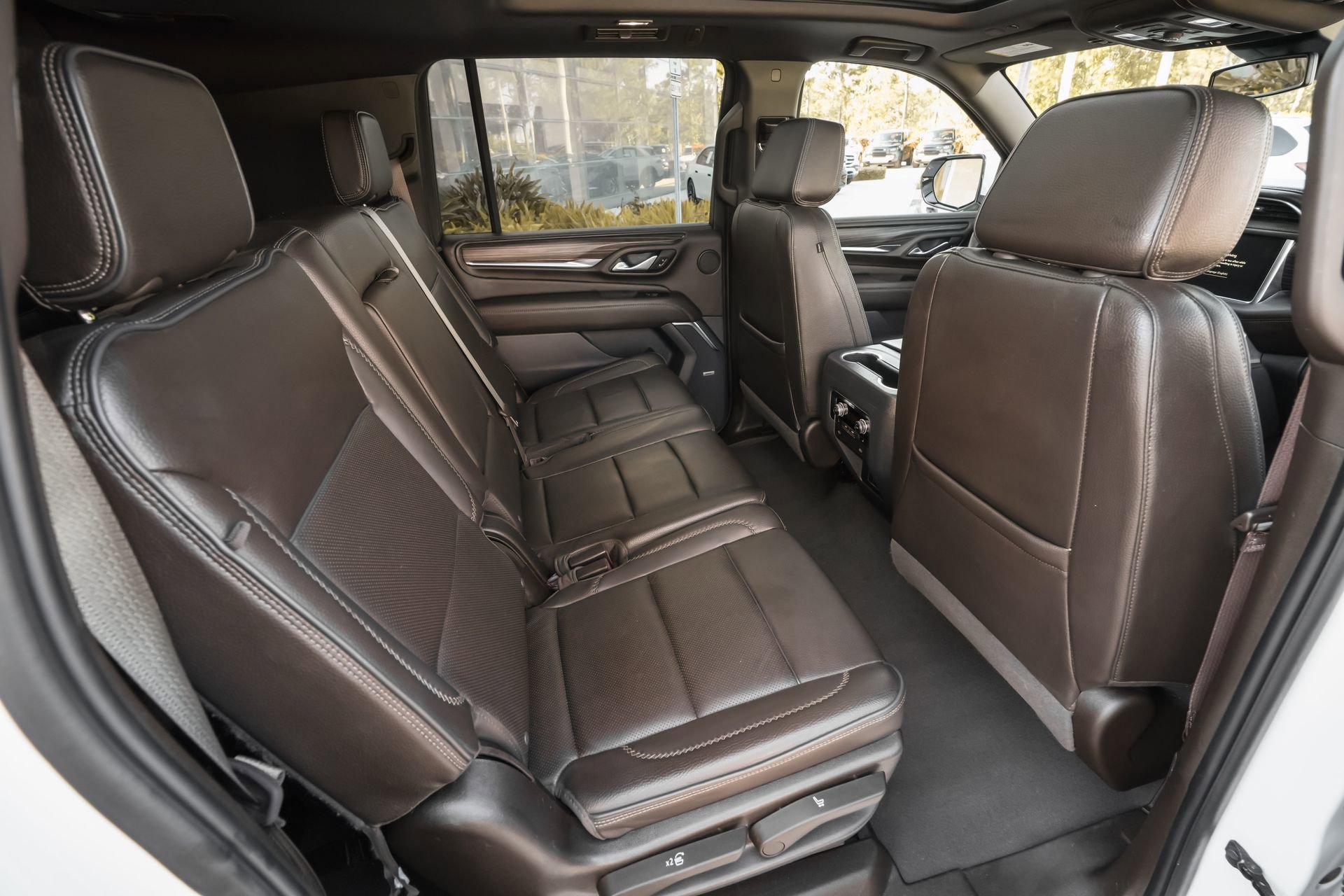 Used 2024 GMC Yukon XL Denali image 35