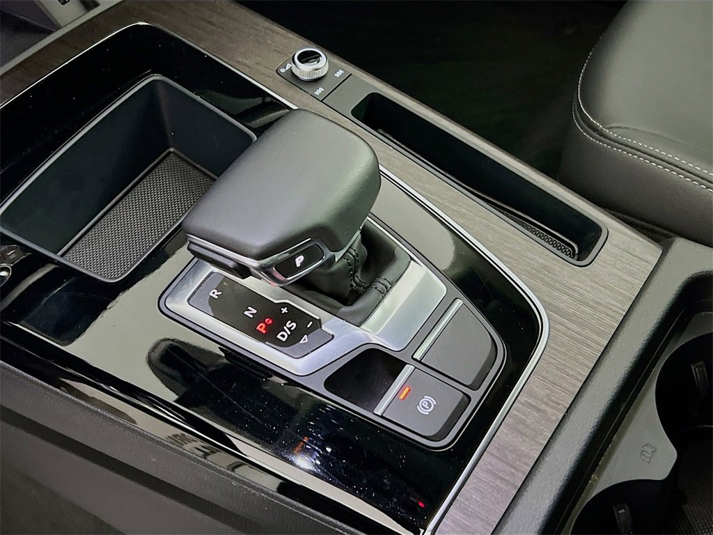 Used 2023 Audi Q5 2.0T Premium w/ Convenience Package image 18