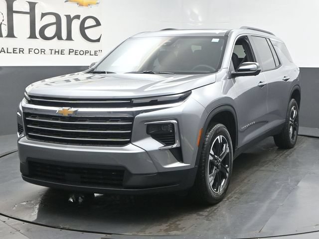 New 2027 Chevrolet Traverse LT w/ Sun and Wheel Package FWD image 7