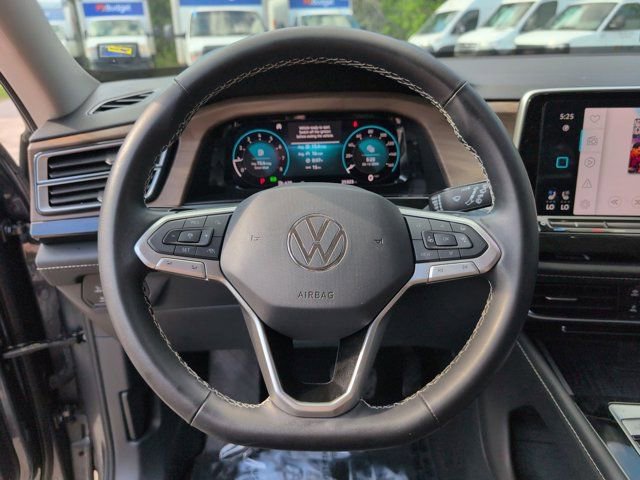 Used 2025 Volkswagen Atlas SE FWD image 22