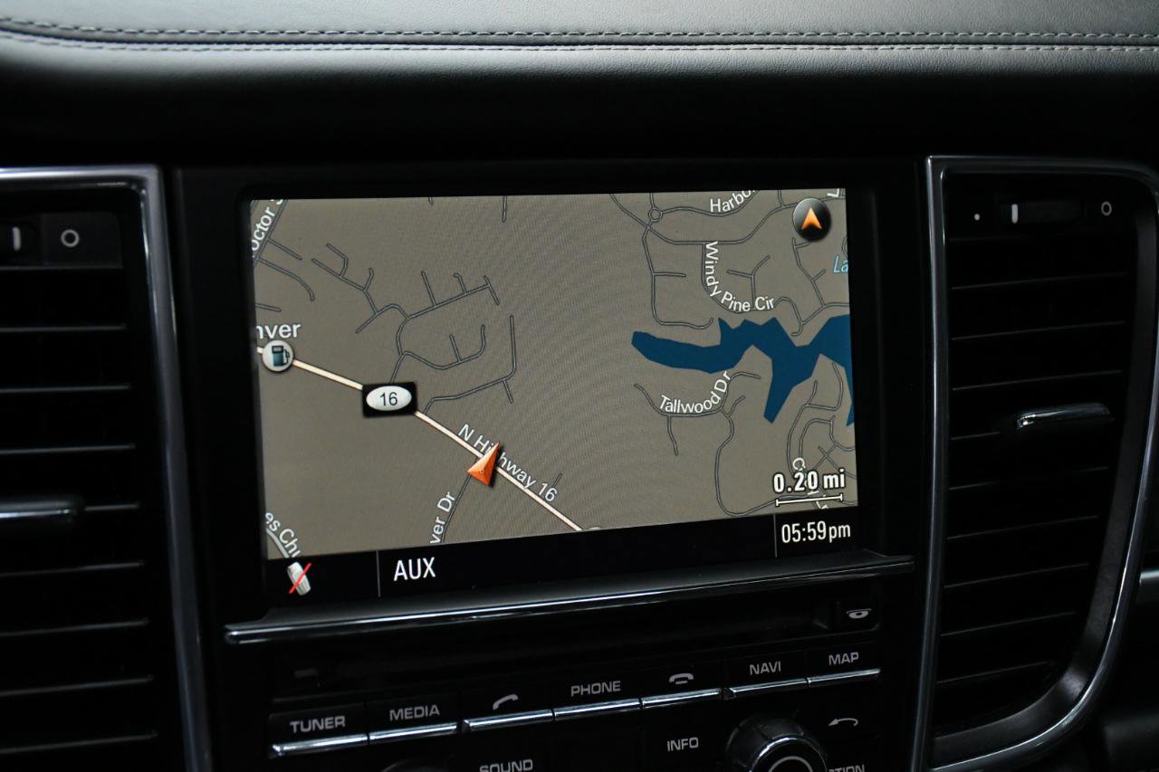 Used 2013 Porsche Panamera GTS image 47