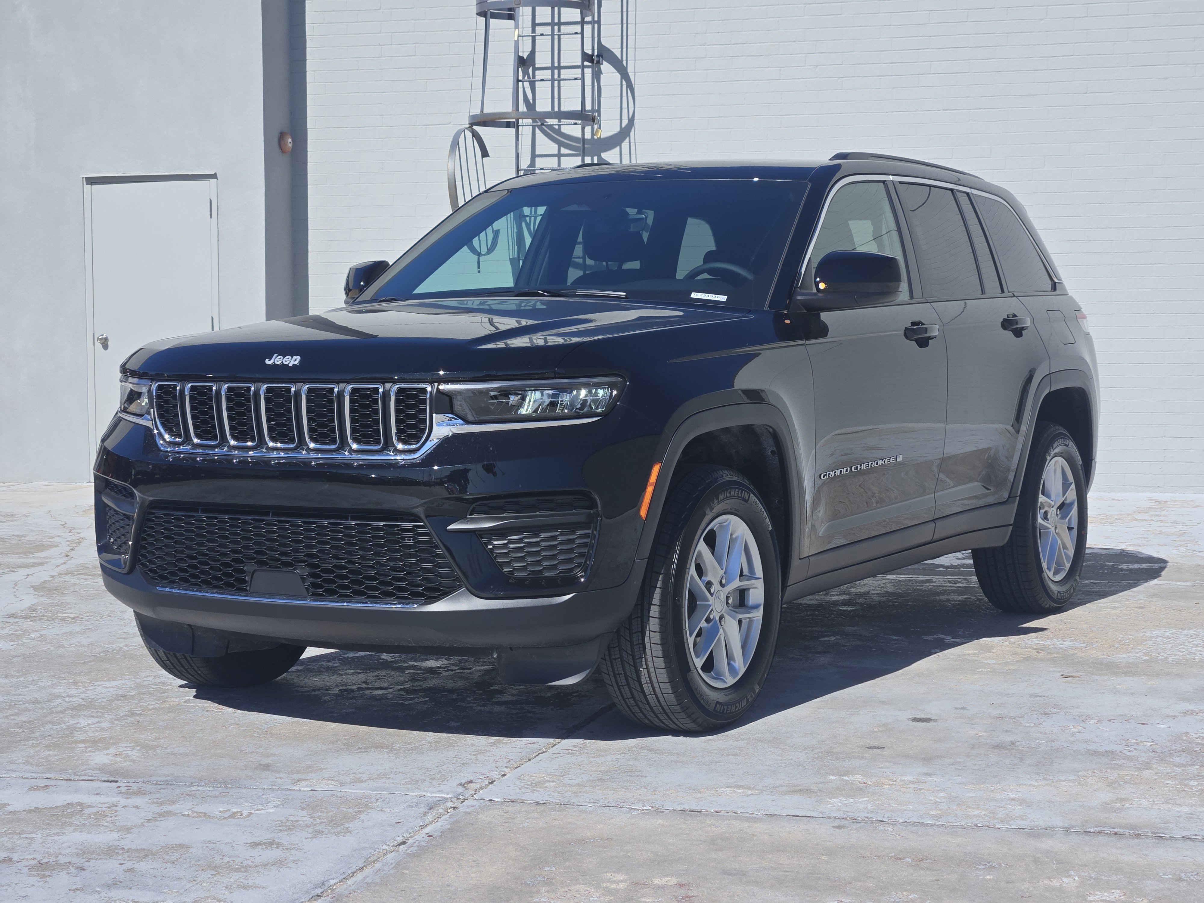 New 2026 Jeep Grand Cherokee Laredo X video 2