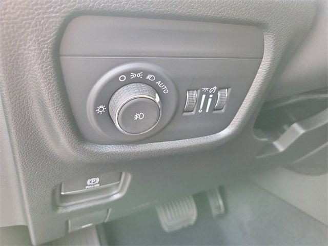 New 2025 Jeep Grand Cherokee L Limited w/ Black Appearance Package image 20