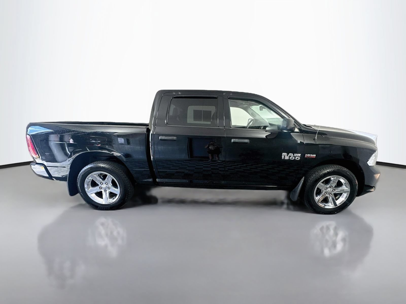 Used 2014 RAM 1500 Express RWD image 8