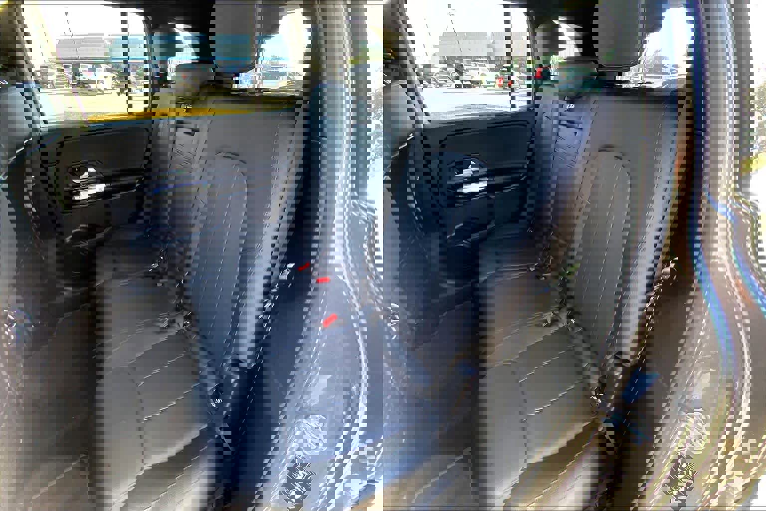 Used 2022 Mercedes-Benz GLB 250 4MATIC image 20