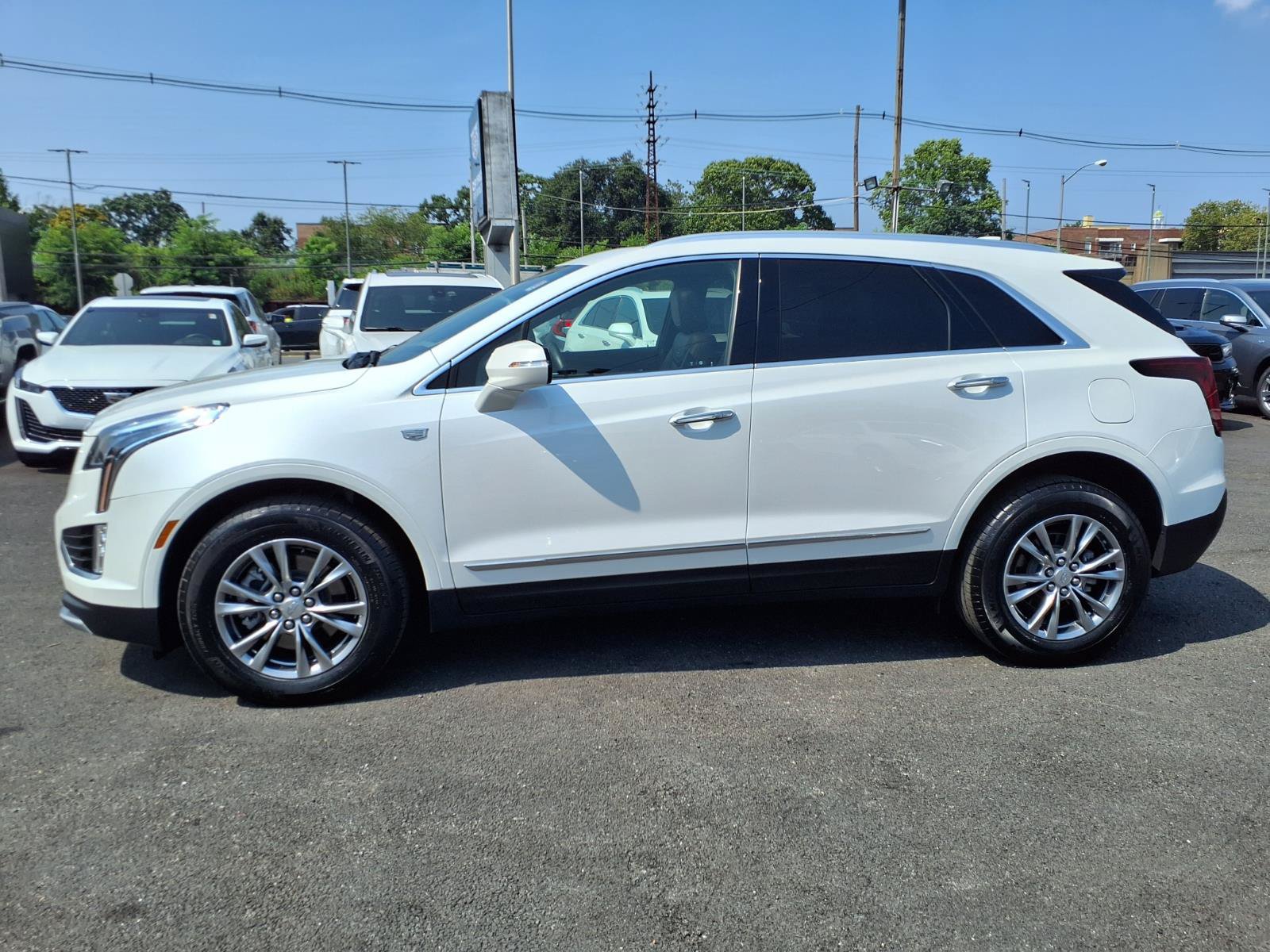 Certified 2024 Cadillac XT5 Premium Luxury w/ LPO, Floor Liner Package AWD/4WD image 8