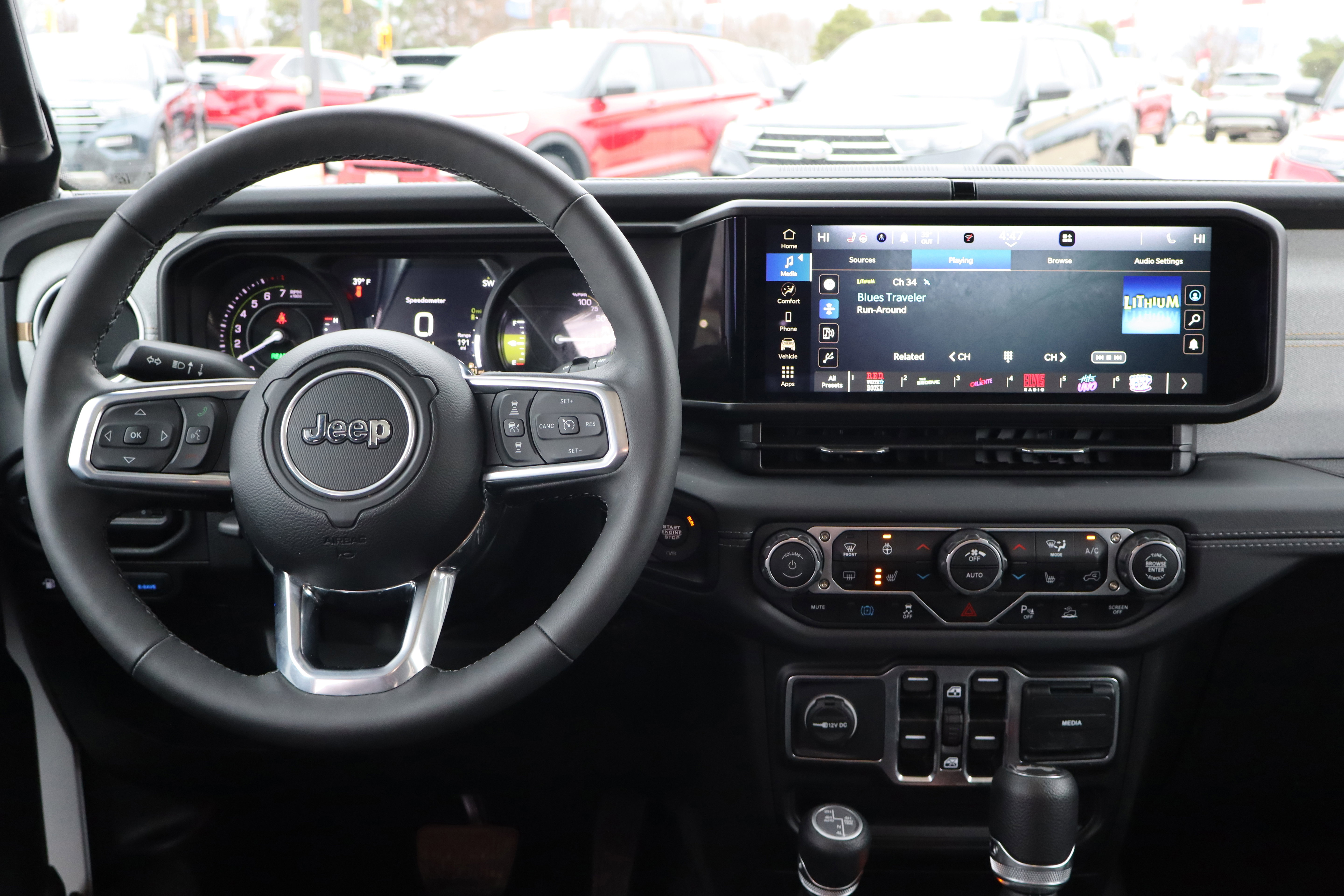 Used 2025 Jeep Wrangler Sahara w/ Safety Group image 13