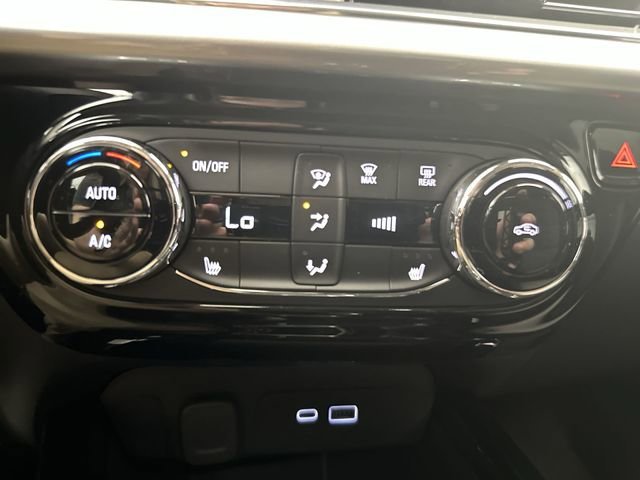 New 2026 Chevrolet Trax LT w/ LT Convenience Package FWD image 17