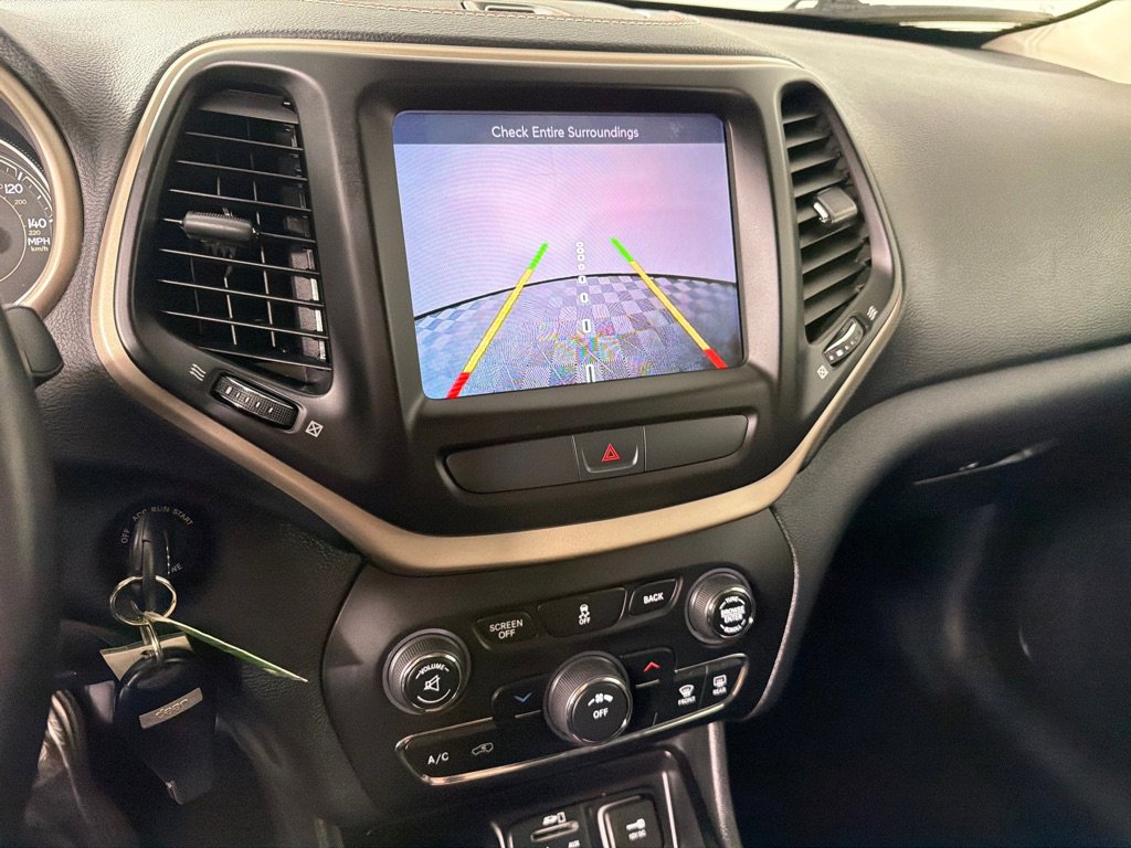 Used 2016 Jeep Cherokee 75th Anniversary image 17