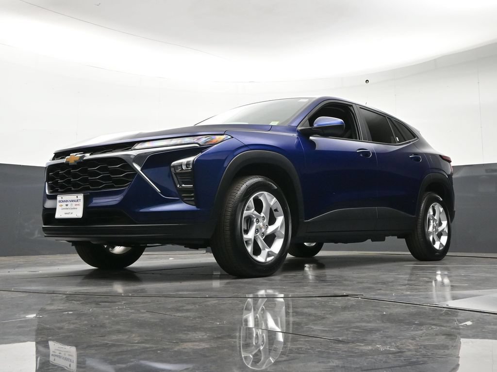 Certified 2024 Chevrolet Trax LS w/ LS Convenience Package FWD image 24