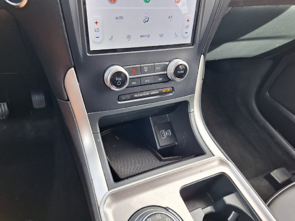 Used 2024 Ford Edge SEL AWD/4WD image 16
