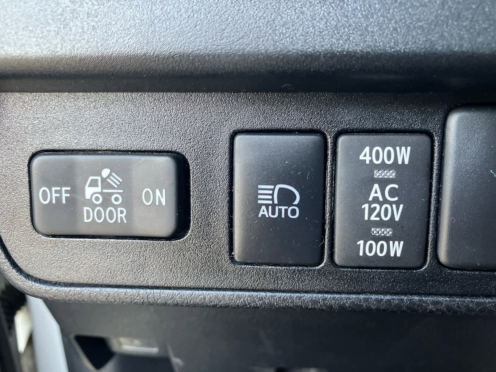 Used 2022 Toyota Tacoma TRD Off-Road AWD/4WD image 14