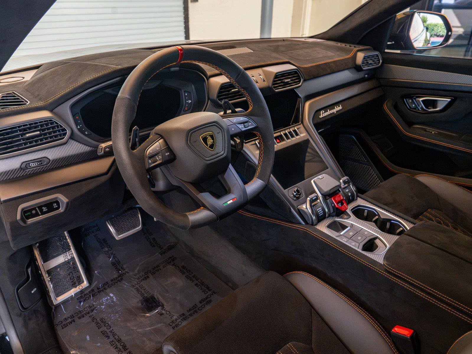 Used 2024 Lamborghini Urus Performante AWD/4WD image 15