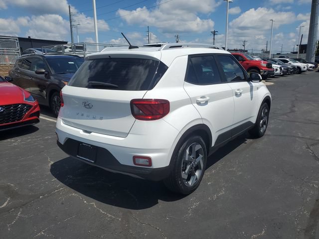 Certified 2024 Hyundai Venue SEL FWD image 3