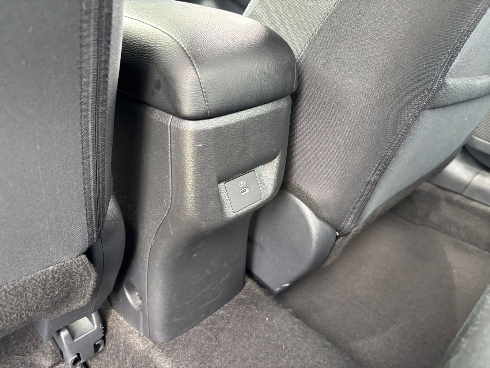 Used 2025 Nissan Versa SV FWD image 23