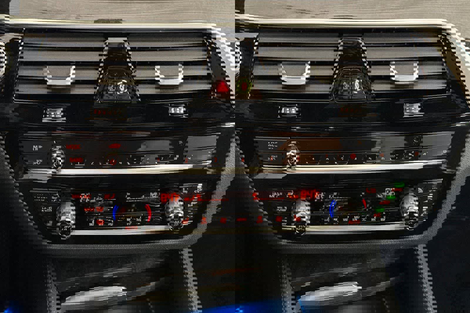 Used 2023 BMW 530e w/ M Sport Package image 20