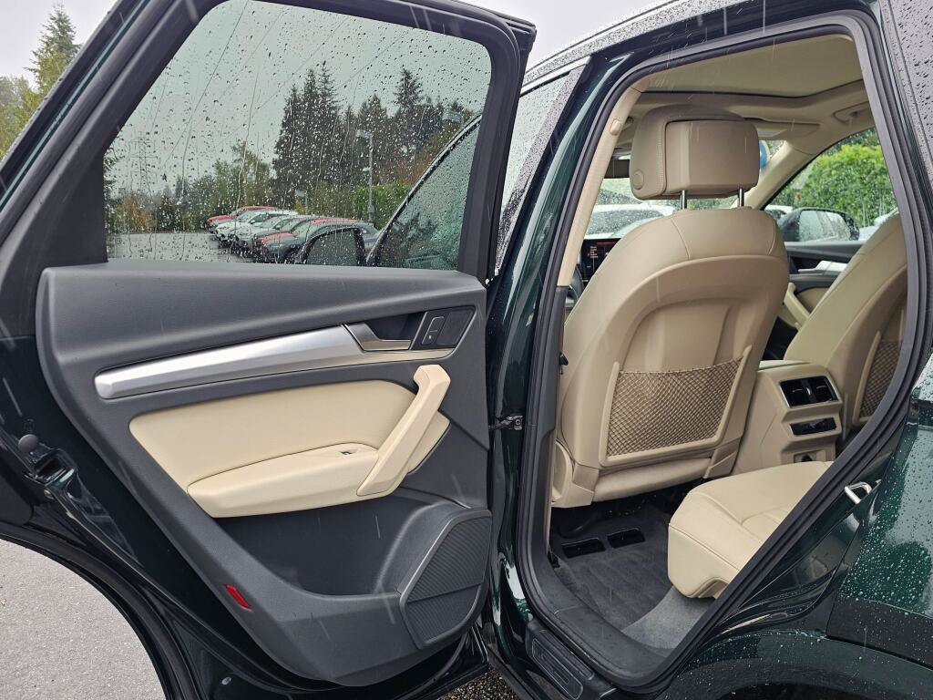 Used 2019 Audi Q5 2.0T Premium w/ Convenience Package AWD/4WD image 19