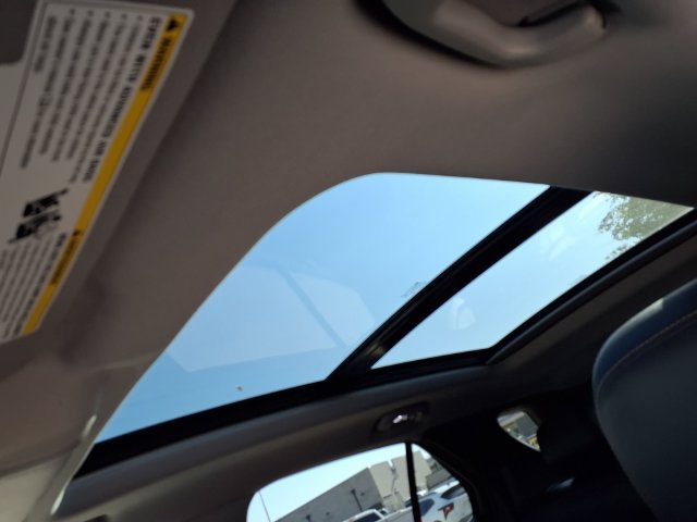 Used 2024 Chevrolet Equinox Premier AWD/4WD image 9