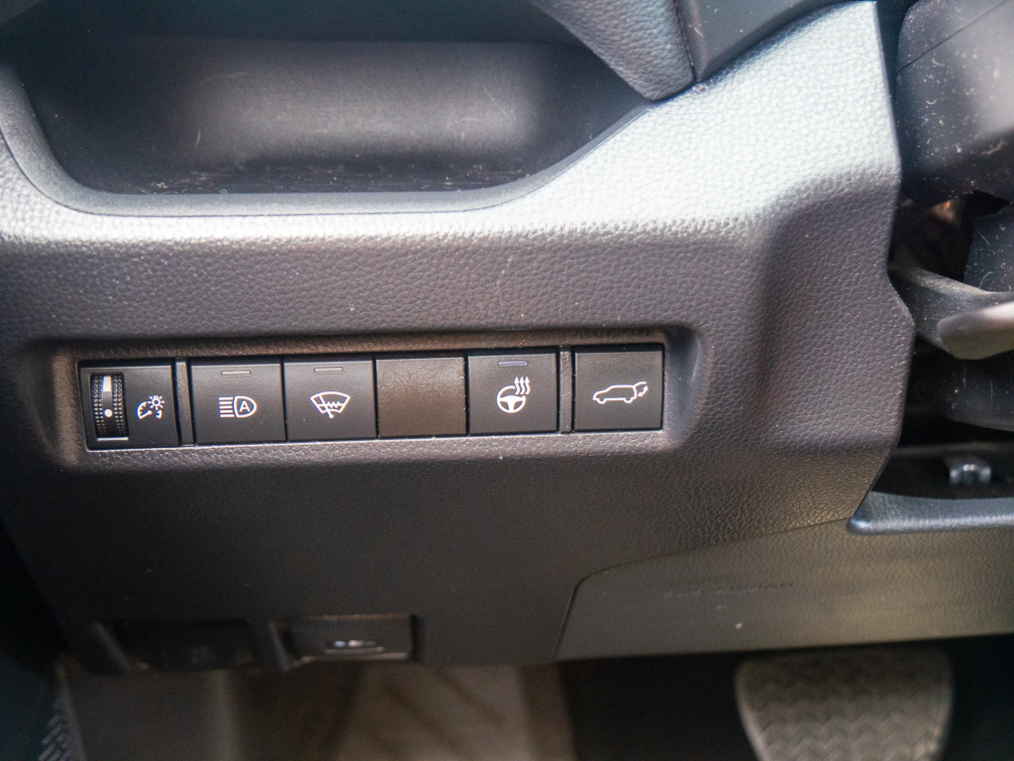 Used 2022 Toyota RAV4 XLE w/ Convenience Package AWD/4WD image 24