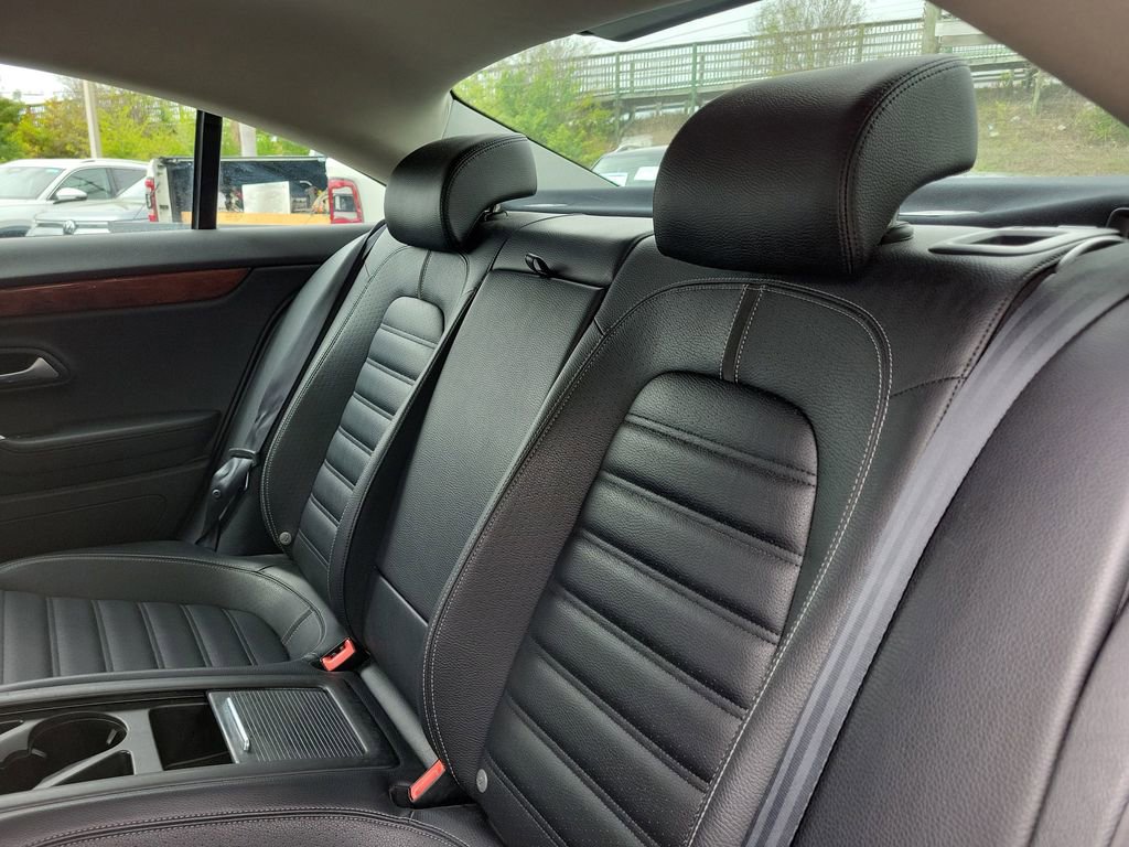 Used 2011 Volkswagen CC Lux image 10