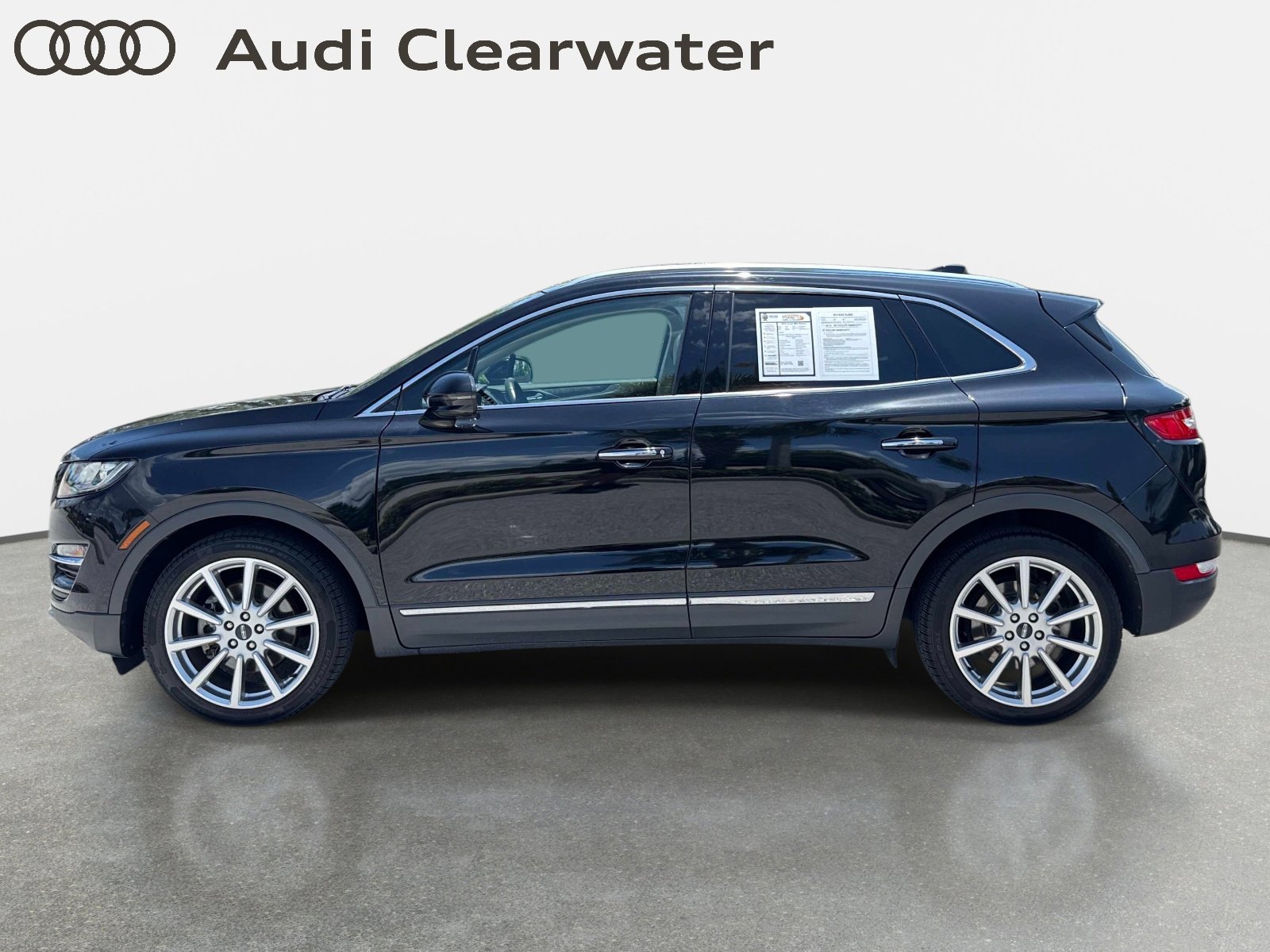 Used 2019 Lincoln MKC Reserve FWD image 2