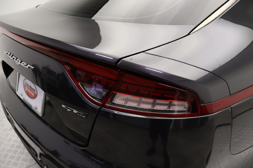 Used 2022 Kia Stinger GT-Line w/ Sun & Sound Package RWD image 9