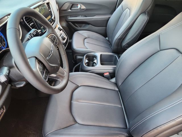 New 2026 Chrysler Pacifica Select image 8