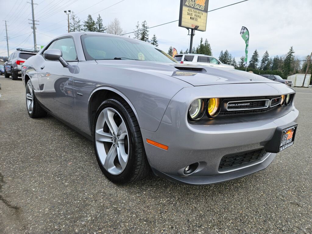Used 2017 Dodge Challenger R/T w/ Driver Convenience Group image 13