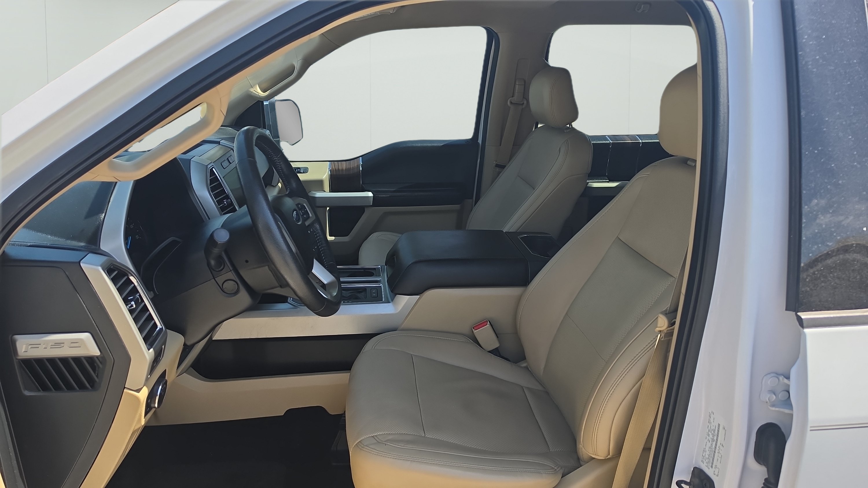 Used 2015 Ford F150 Lariat w/ Equipment Group 502A Luxury RWD image 10