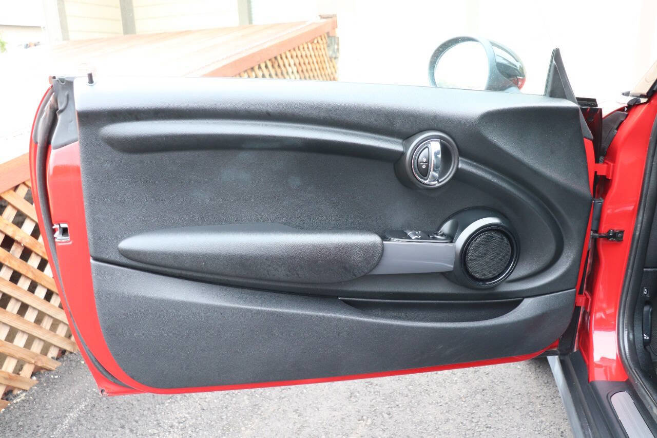 Used 2014 MINI Cooper 2-Door Hardtop FWD image 15