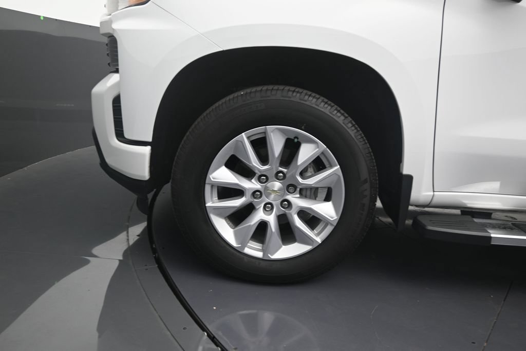 Used 2021 Chevrolet Silverado 1500 Custom w/ Custom Max Trailering Package AWD/4WD image 9
