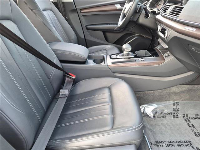 Used 2023 Audi Q5 2.0T Premium w/ Convenience Package AWD/4WD image 18