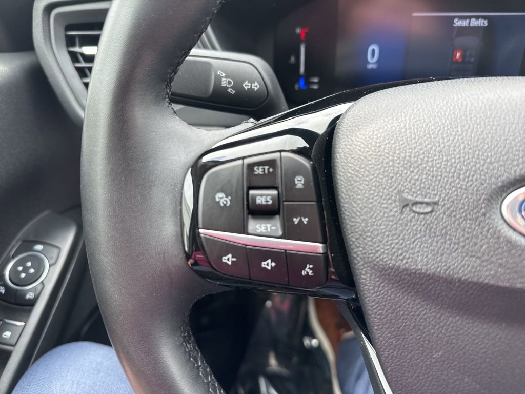 Used 2023 Ford Escape Active w/ Tech Pack #1 AWD/4WD image 11