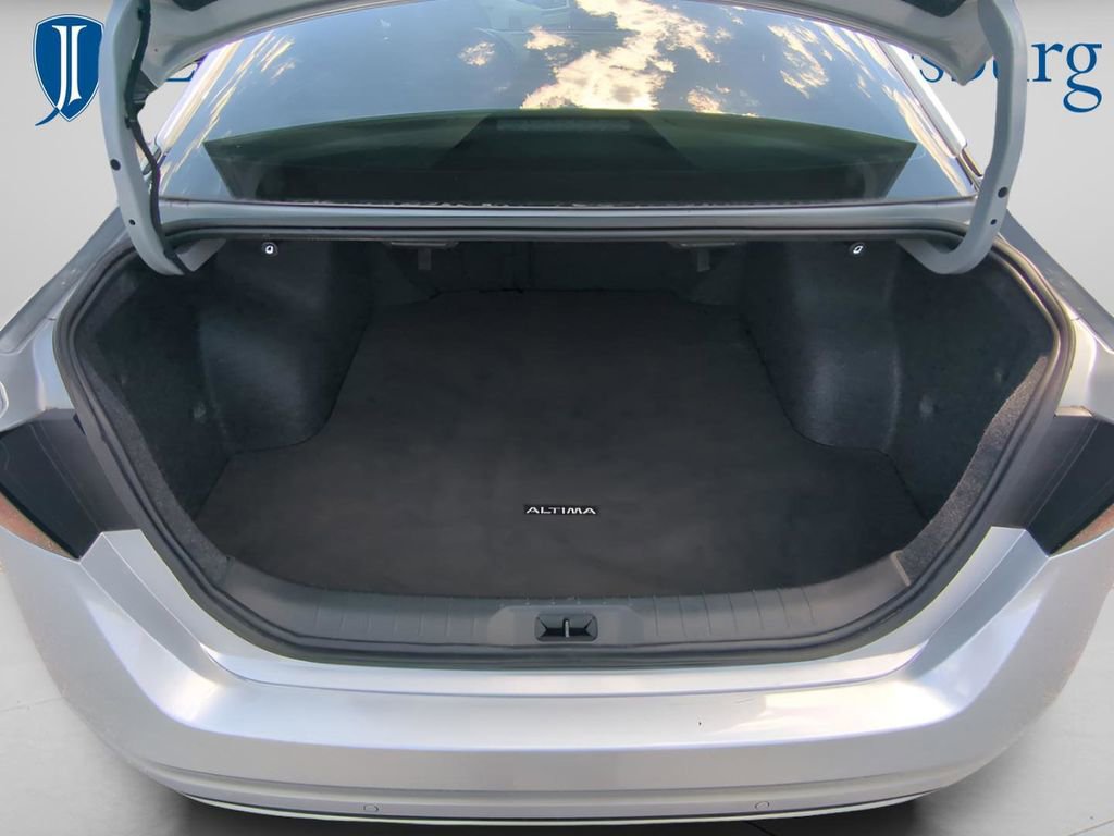 Used 2024 Nissan Altima 2.5 SV image 13