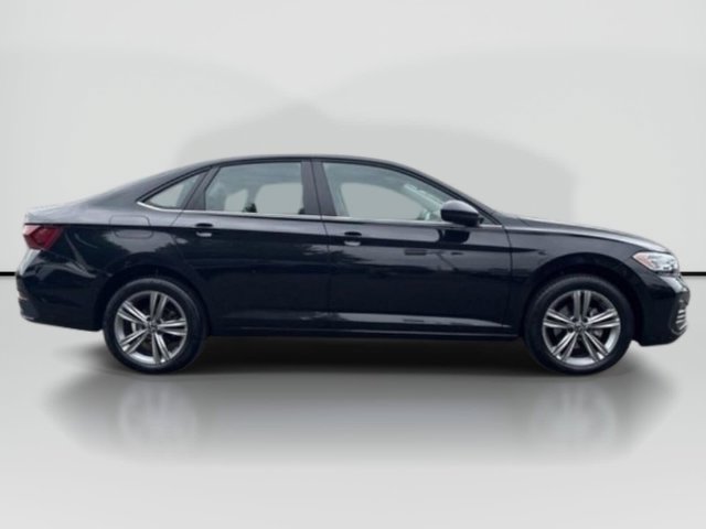 Used 2024 Volkswagen Jetta SE FWD image 6