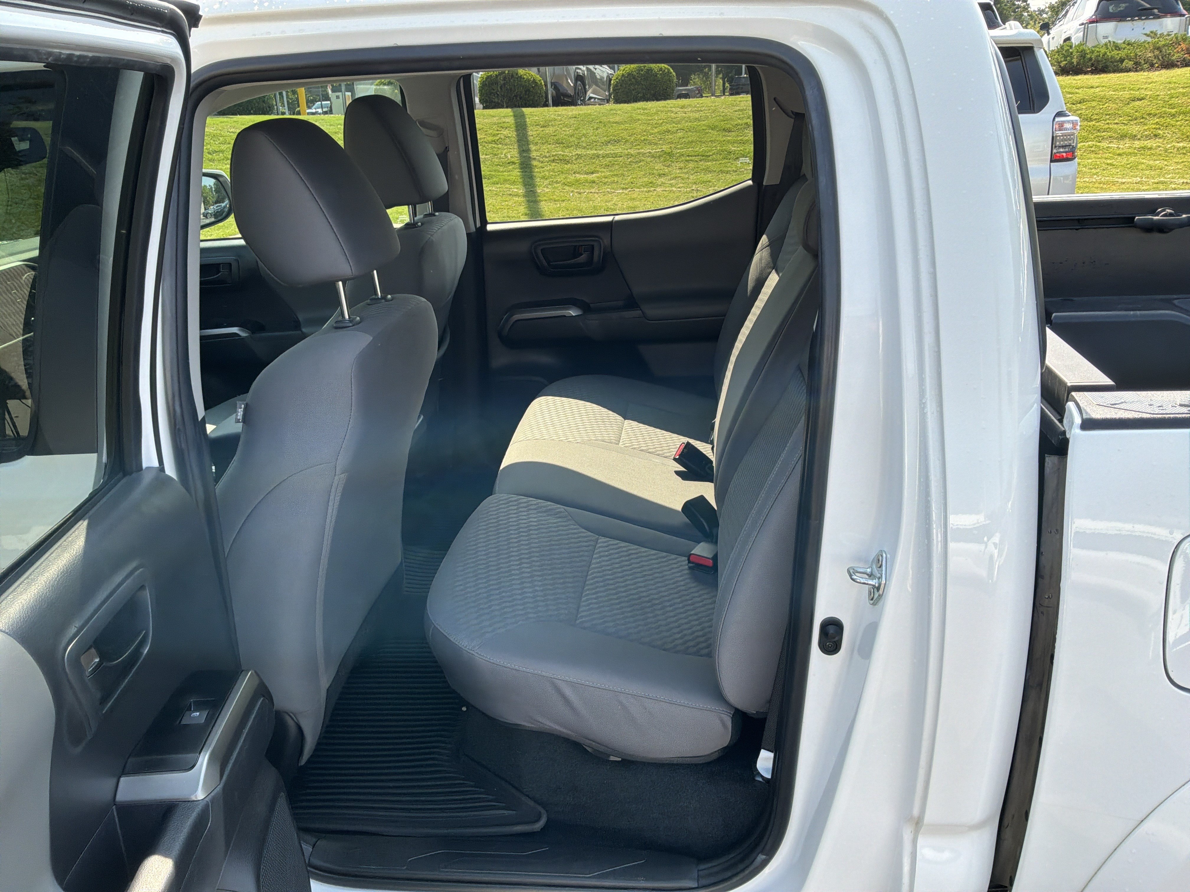 Used 2023 Toyota Tacoma SR5 w/ Technology Package RWD image 30